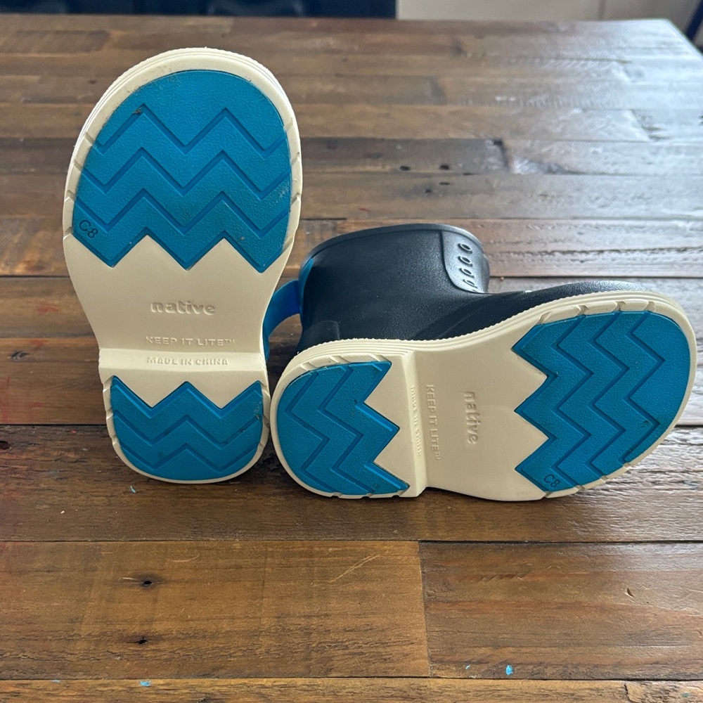 Native Black and White Kids Boots - Picture 5 of 6